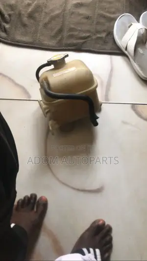 Hyundai Tucson Water Reservoir Coolant 2006 2007 2008