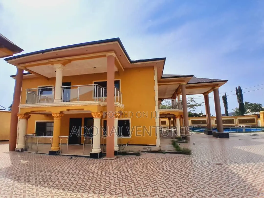 7bdrm House in Kronum  Afrancho, Kumasi Metropolitan for sale