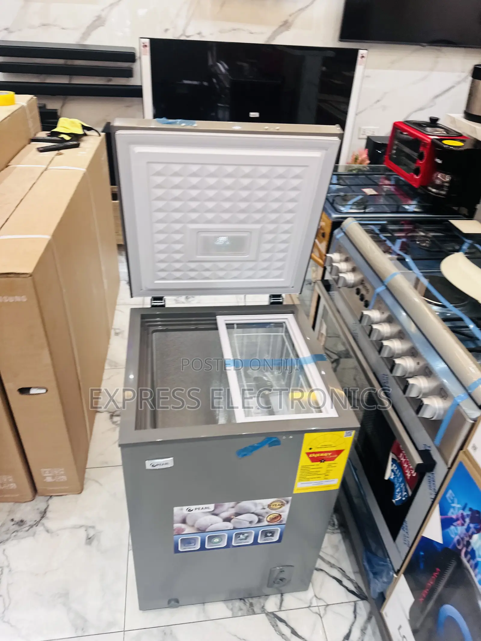 Grab a Deal Chest Freezer Cool 100L Pearl