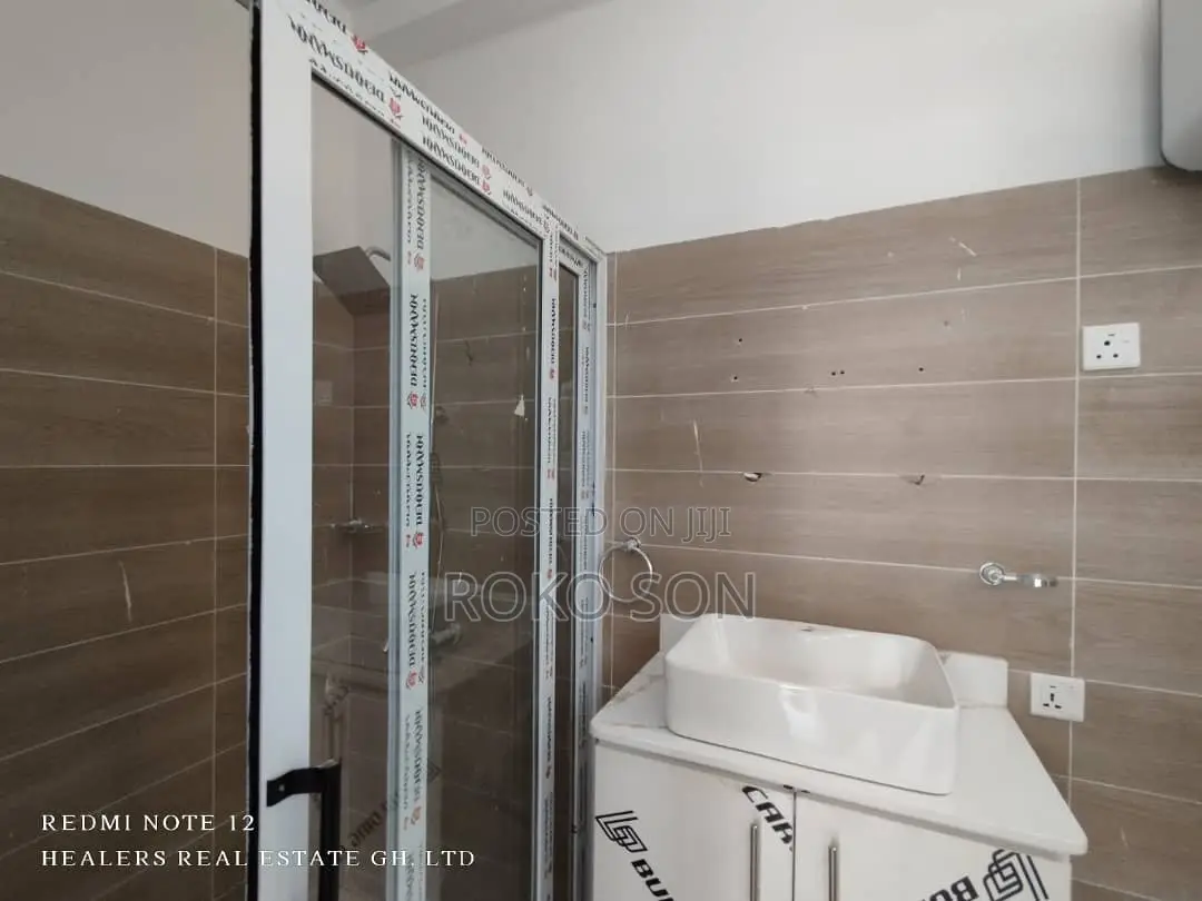 4bdrm Duplex in Dr Roko, Adenta for sale