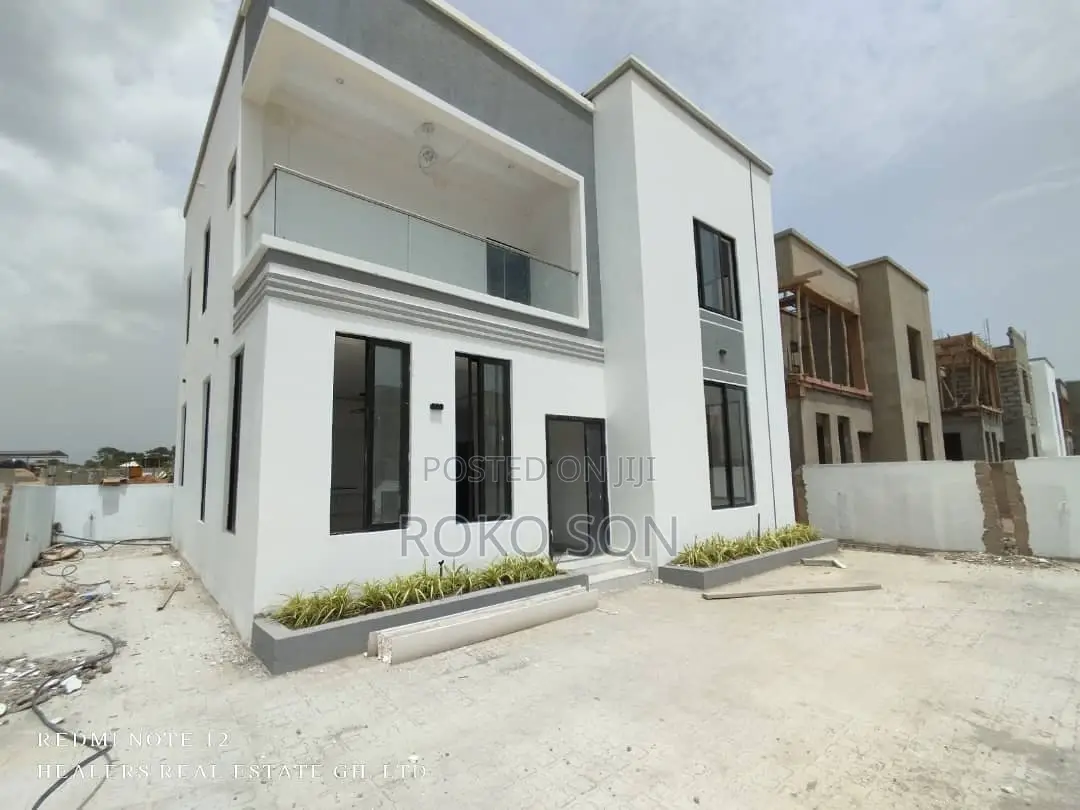 4bdrm Duplex in Dr Roko, Adenta for sale