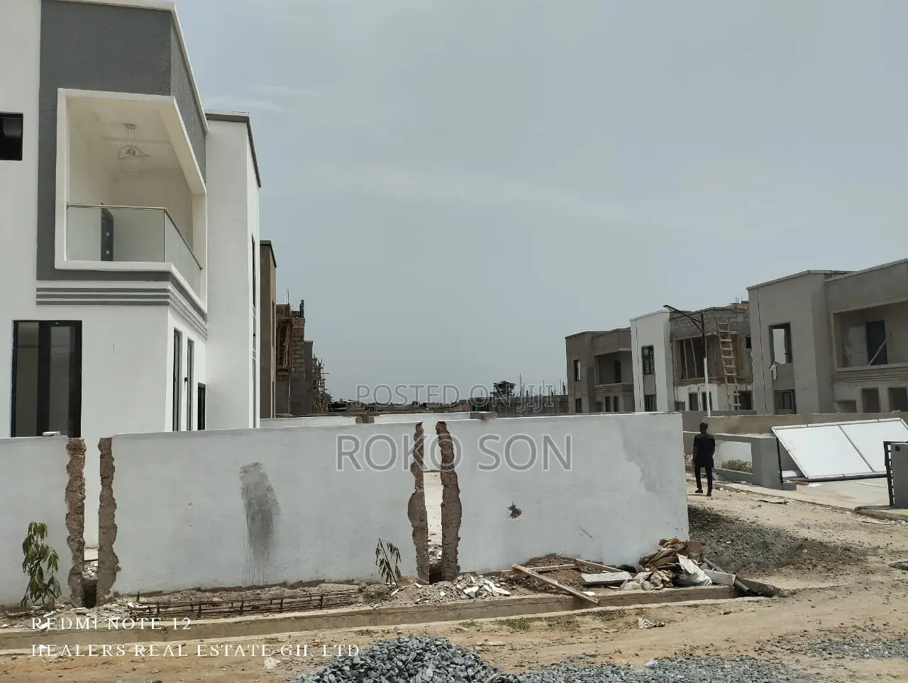 4bdrm Duplex in Dr Roko, Adenta for sale