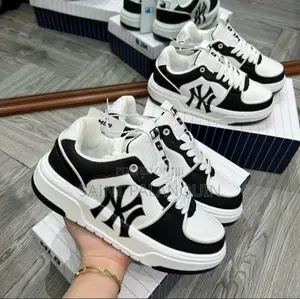 NY Sneaker
