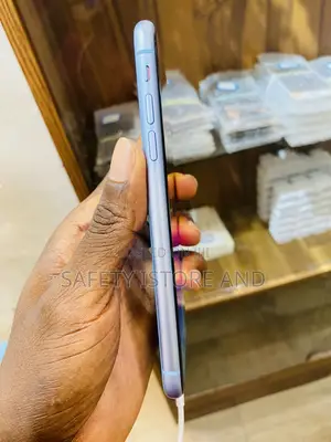 New Apple iPhone XR 128 GB Blue