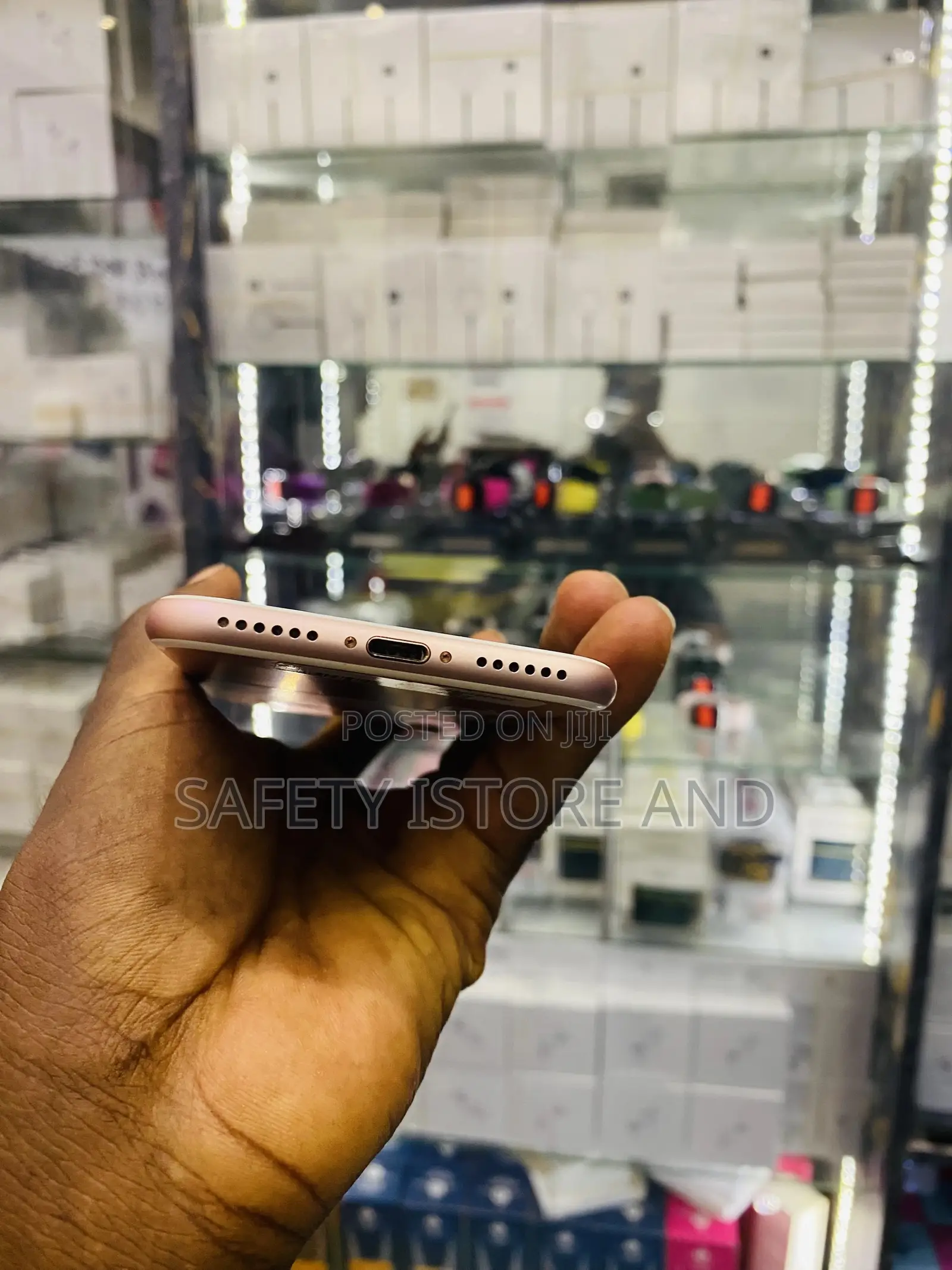 New Apple iPhone 7 128 GB Gold