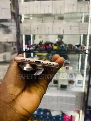New Apple iPhone 7 128 GB Gold