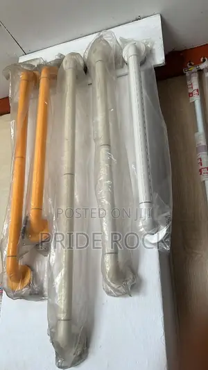 Hand Grab Bar, Towel Bar Plastic but Heavy and Quality