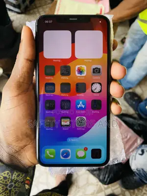 New Apple iPhone 11 Pro Max 256 GB Black