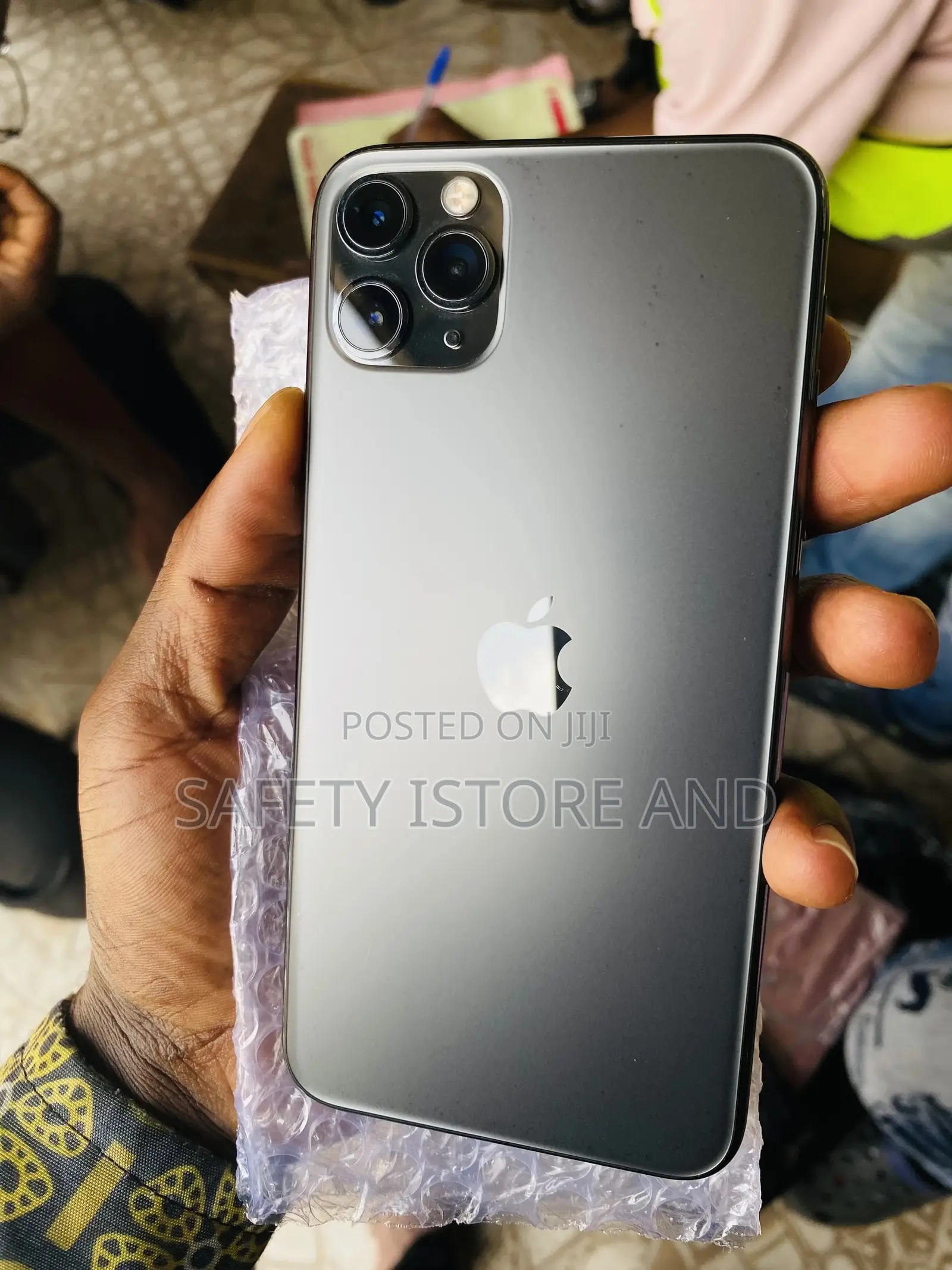 New Apple iPhone 11 Pro Max 256 GB Black