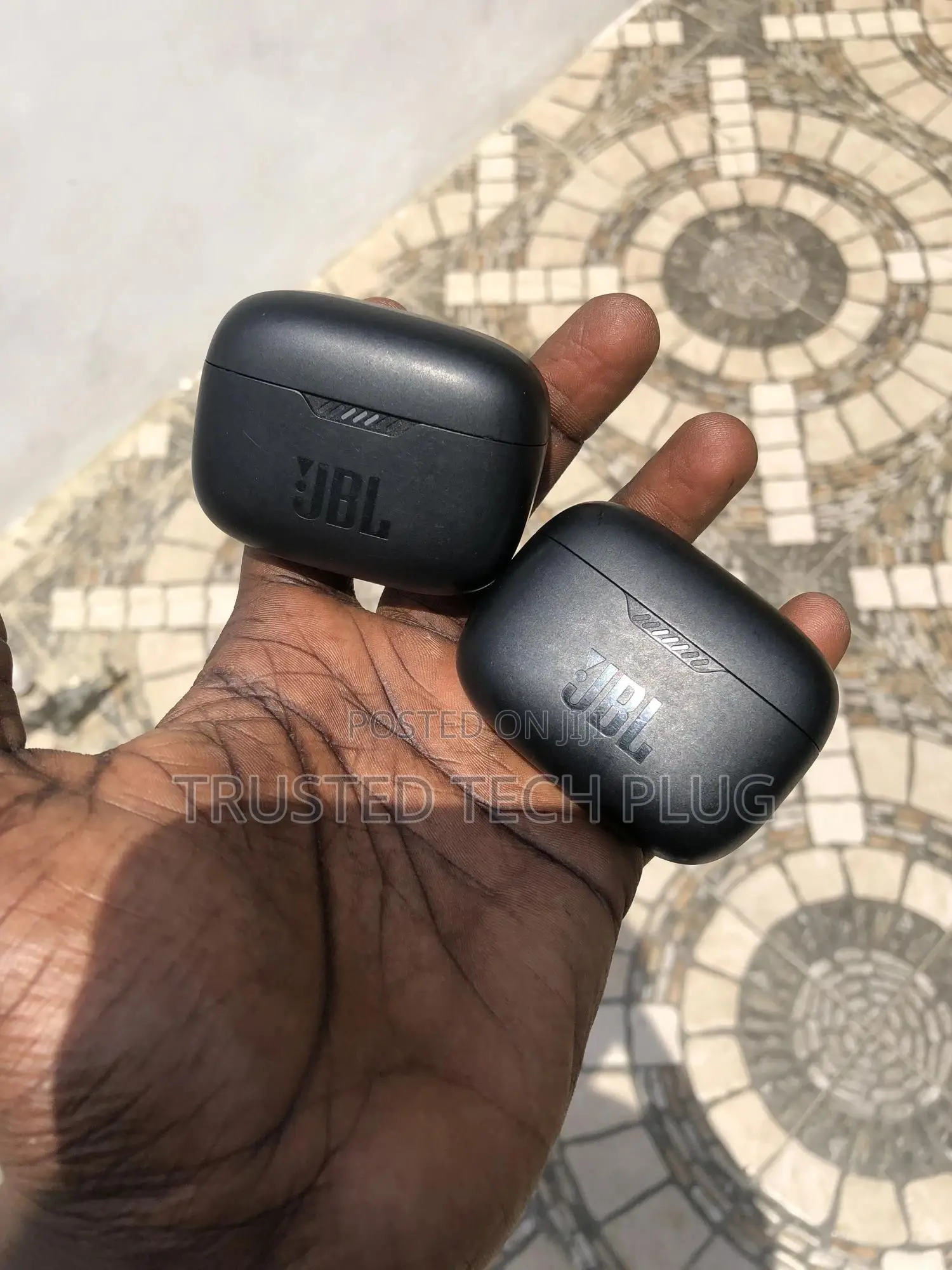 Preowned JBL Earbuds From America in Stock