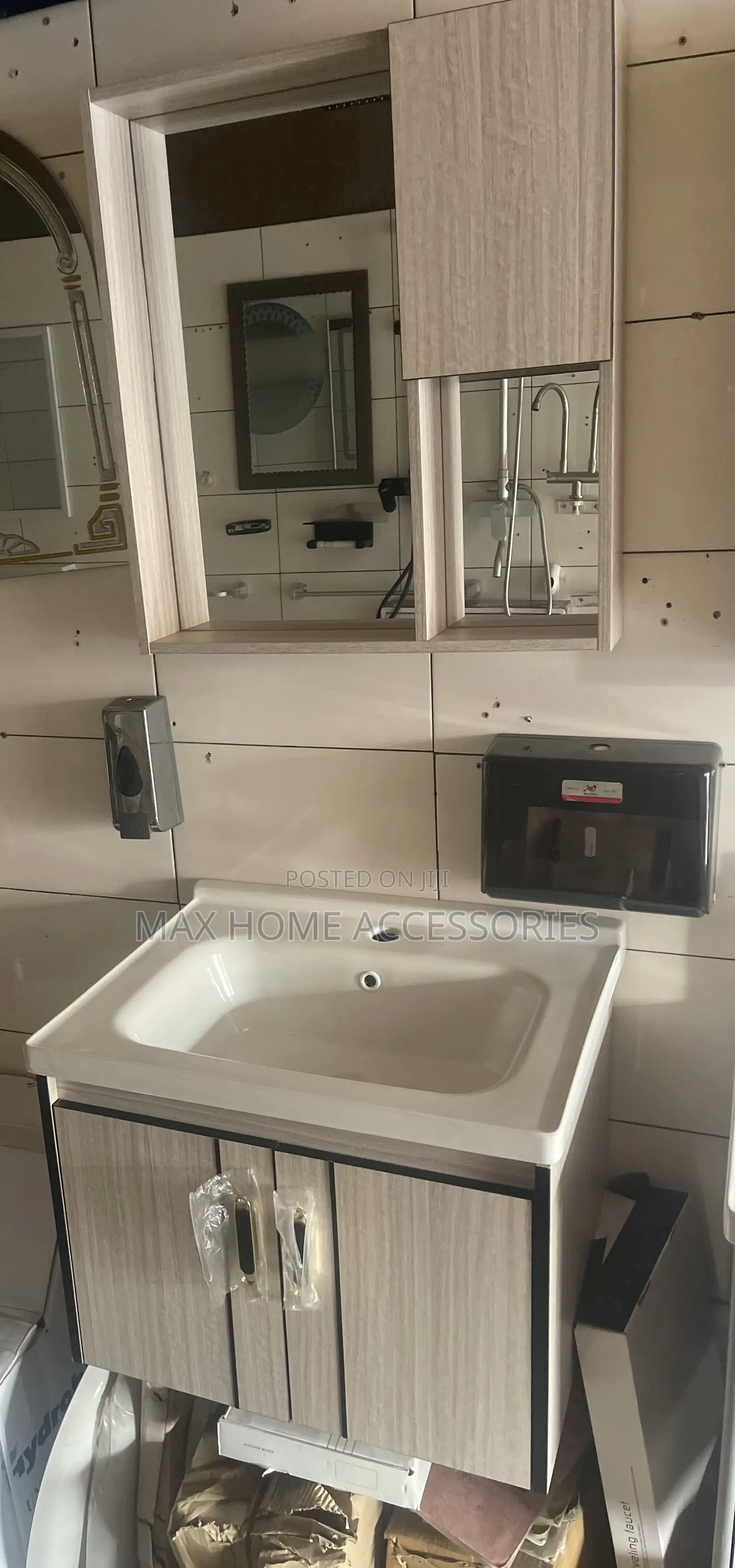 Cabinet Basin