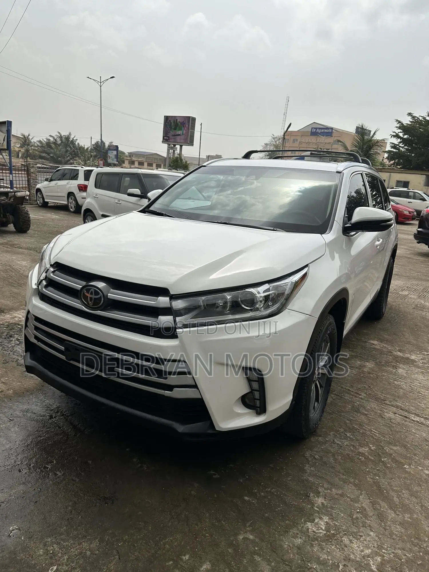 Toyota Highlander XLE 4x4 V6 (3.5L 6cyl 8A) 2018 White