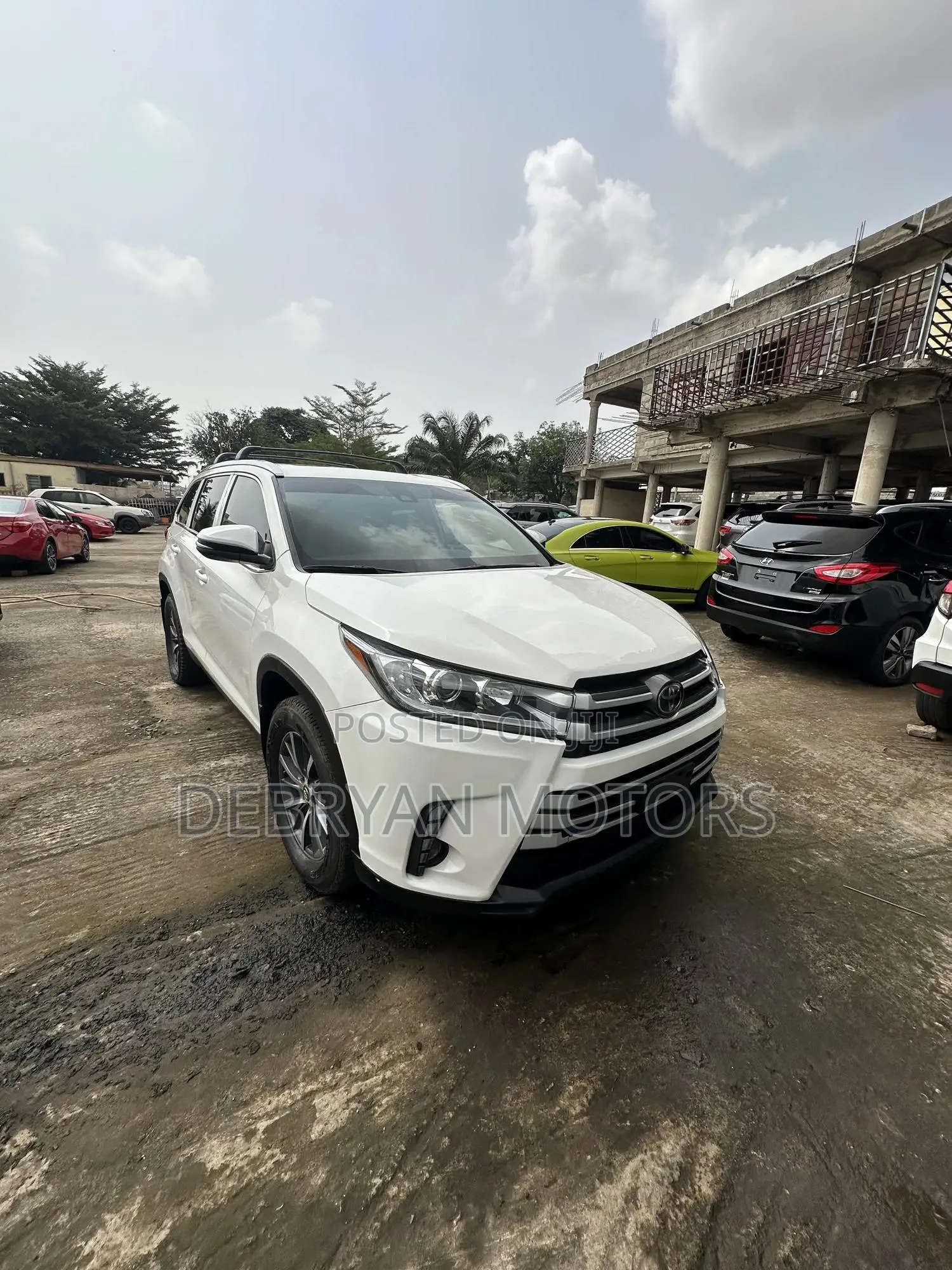 Toyota Highlander XLE 4x4 V6 (3.5L 6cyl 8A) 2018 White