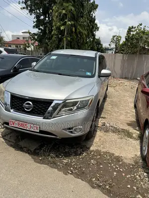 Nissan Pathfinder 2014 Silver