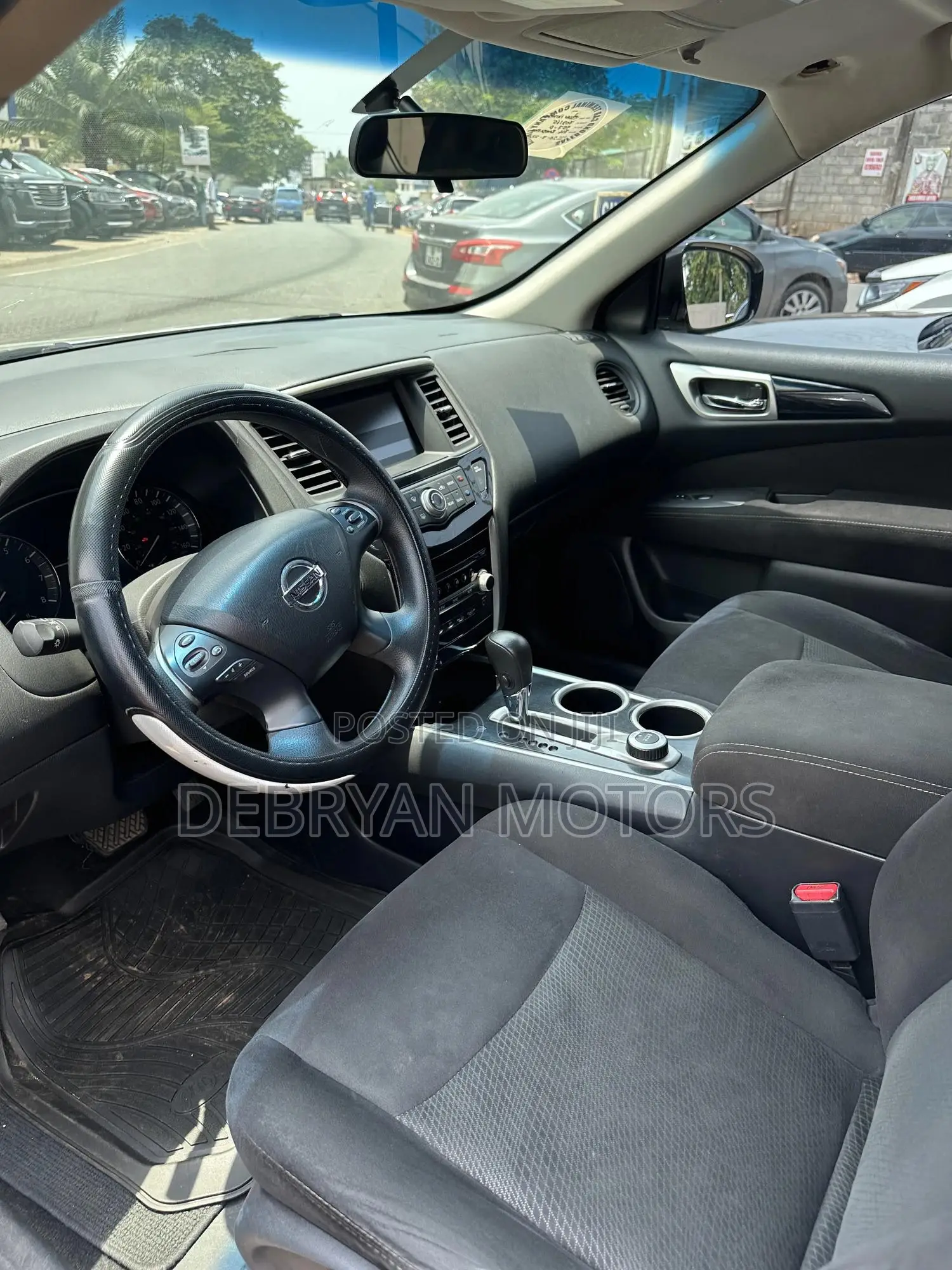 Nissan Pathfinder 2014 Silver