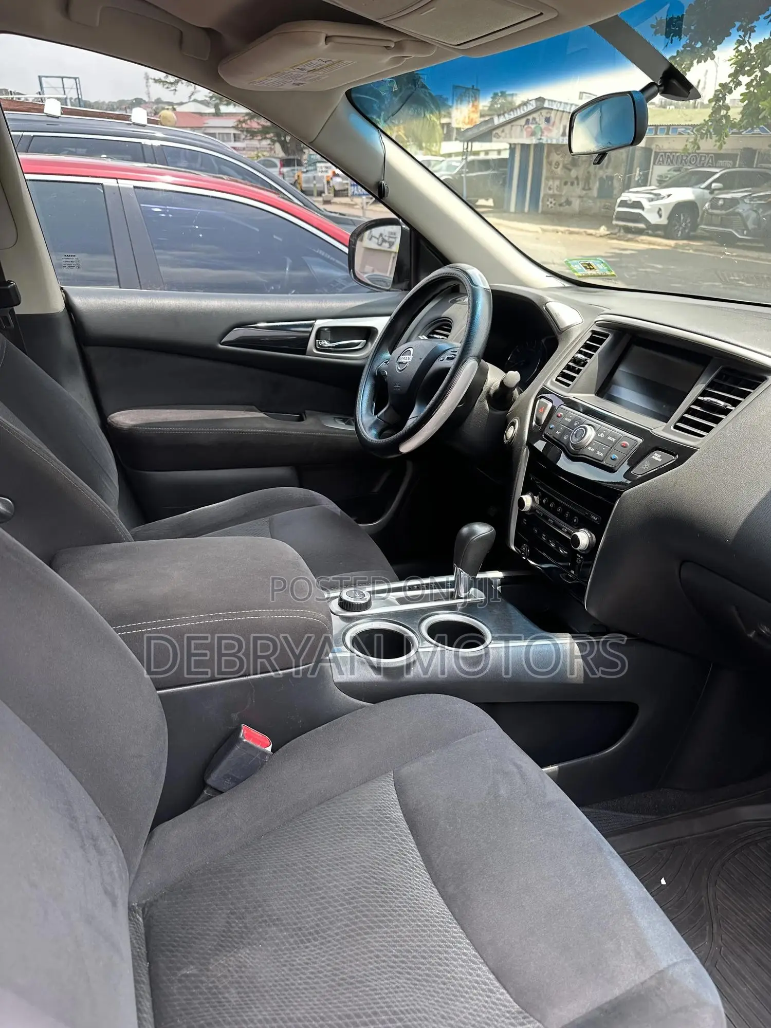 Nissan Pathfinder 2014 Silver