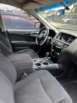 Nissan Pathfinder 2014 Silver