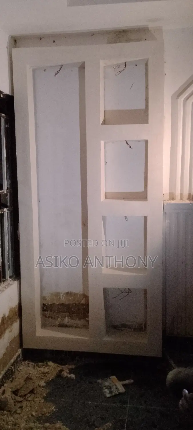 P.O.P TV Stand