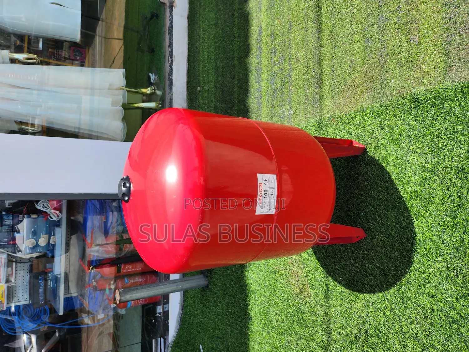 100 Liters Vertical Red Cylinder Booster