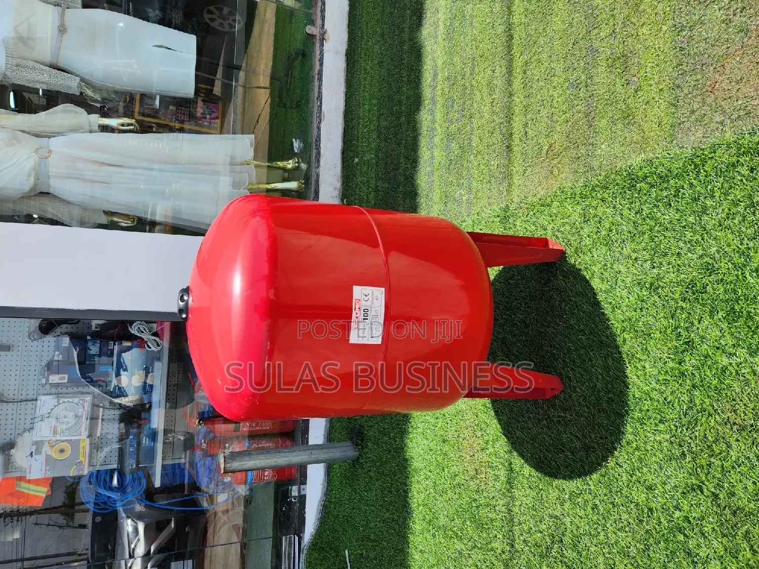 100 Liters Vertical Red Cylinder Booster