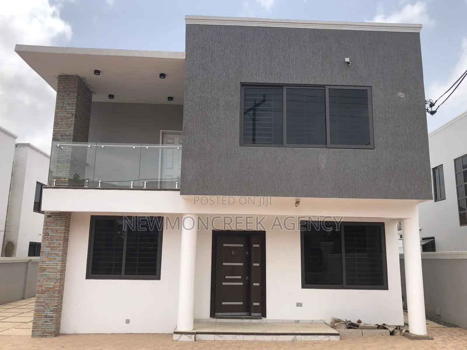 4bdrm Duplex in East Legon Hills, Accra Metropolitan for sale