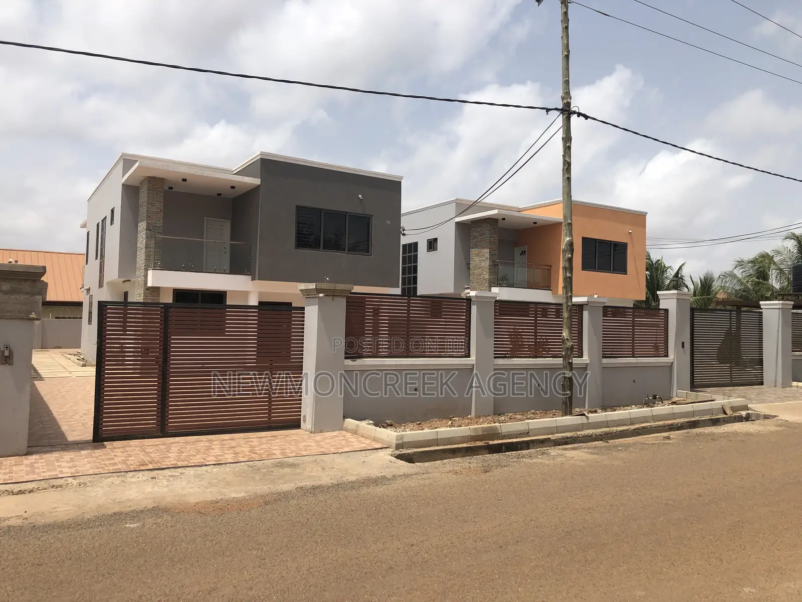4bdrm Duplex in East Legon Hills, Accra Metropolitan for sale