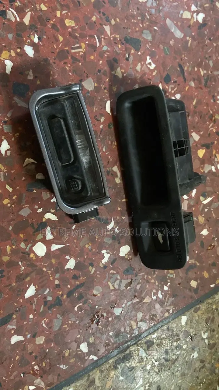 CR-V 2018 Tailgate Switch Button License