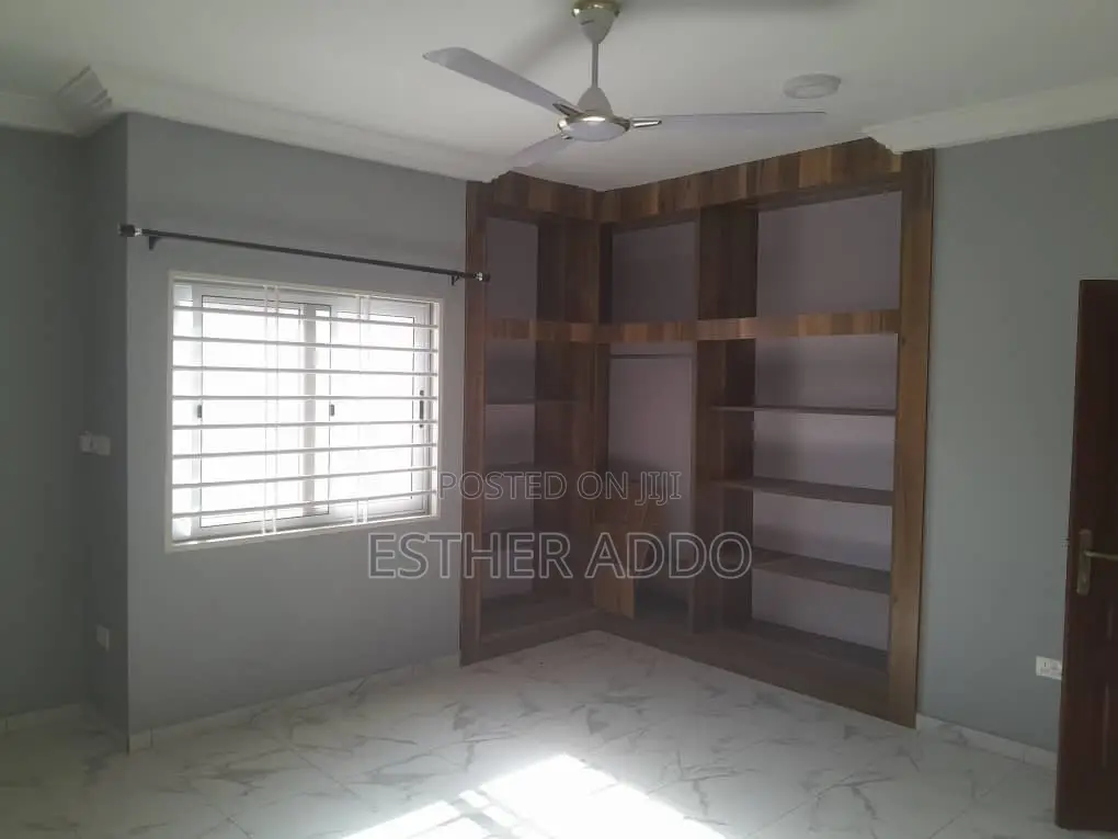 3bdrm Duplex in American House for rent