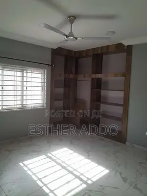 3bdrm Duplex in American House for rent