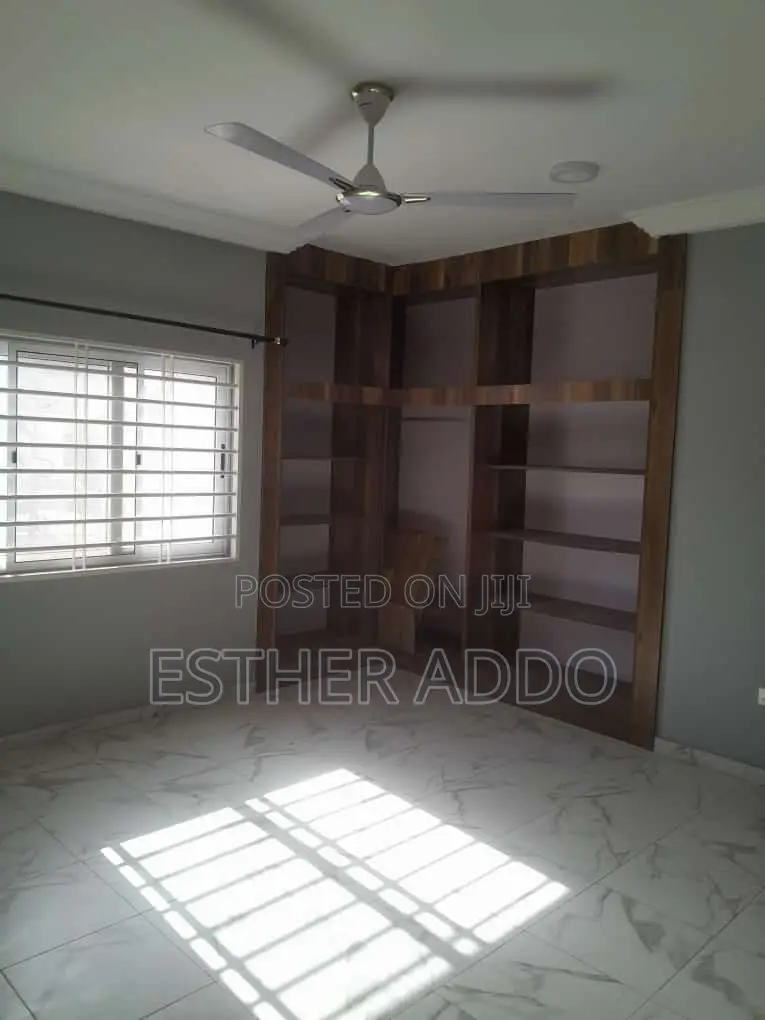 3bdrm Duplex in American House for rent