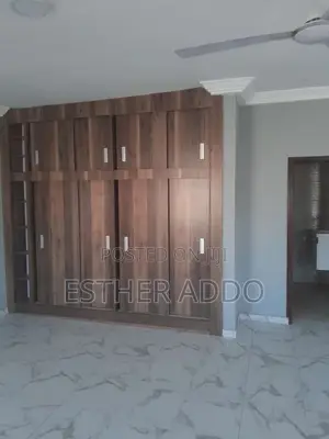 3bdrm Duplex in American House for rent