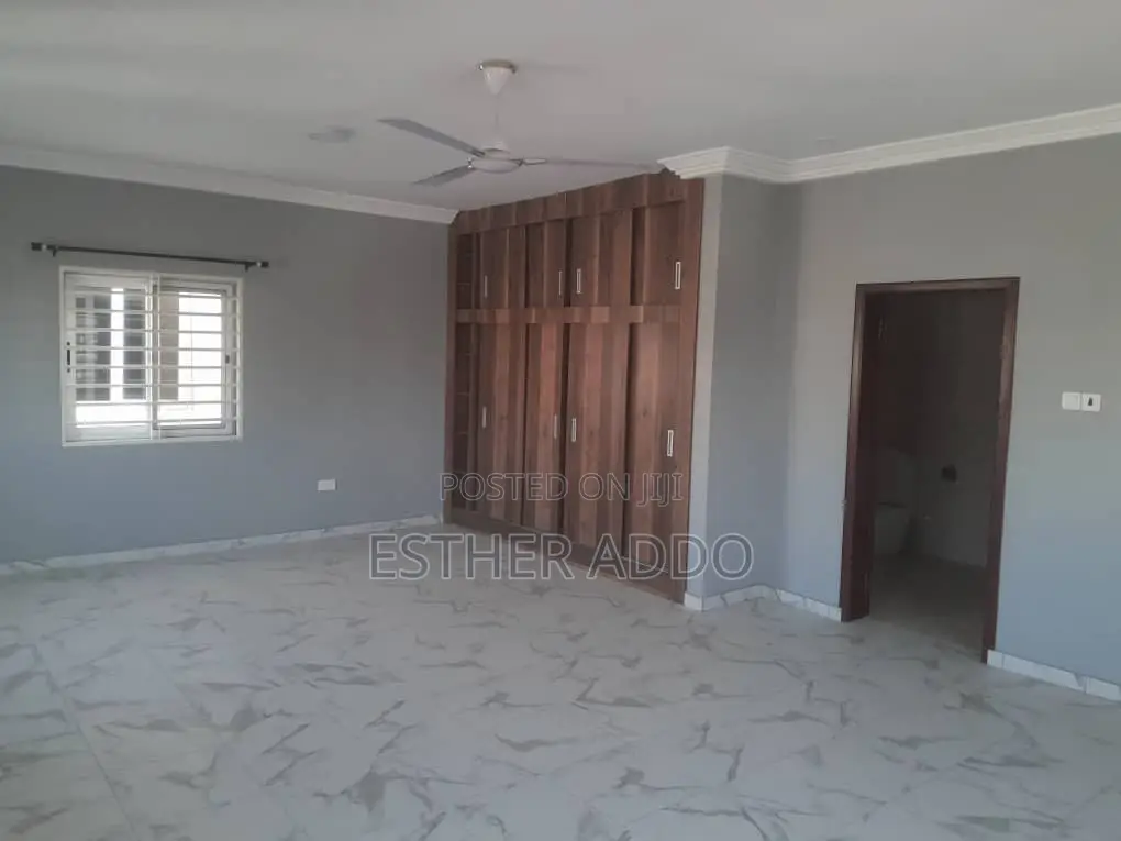 3bdrm Duplex in American House for rent