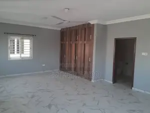 3bdrm Duplex in American House for rent