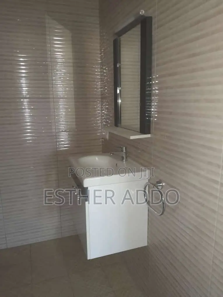 3bdrm Duplex in American House for rent