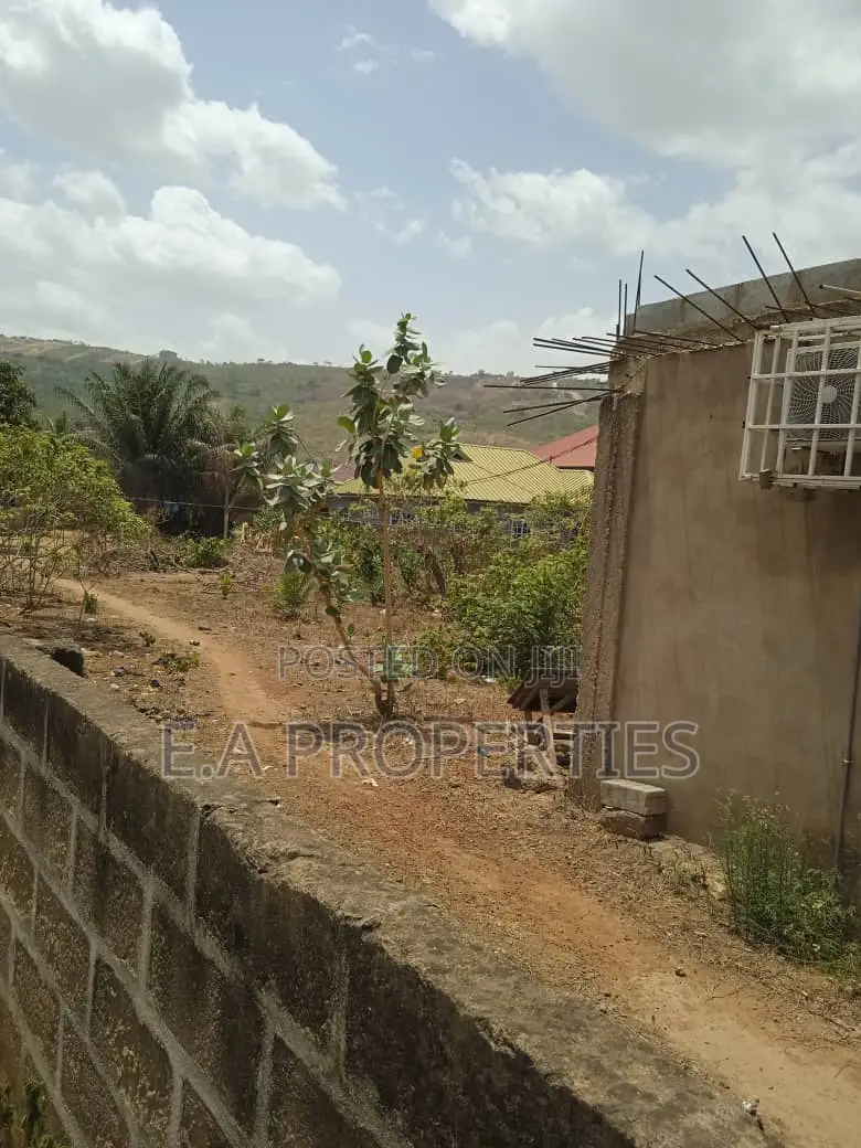 Oyarifa Land Title