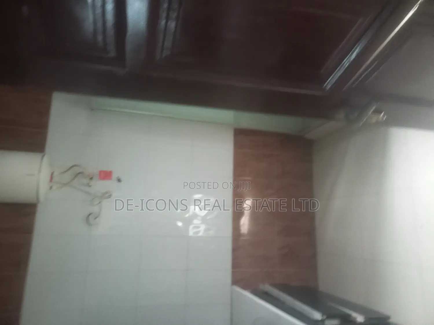 4bdrm Mansion in De-Icons Real Estate, Awutu Senya East Municipal