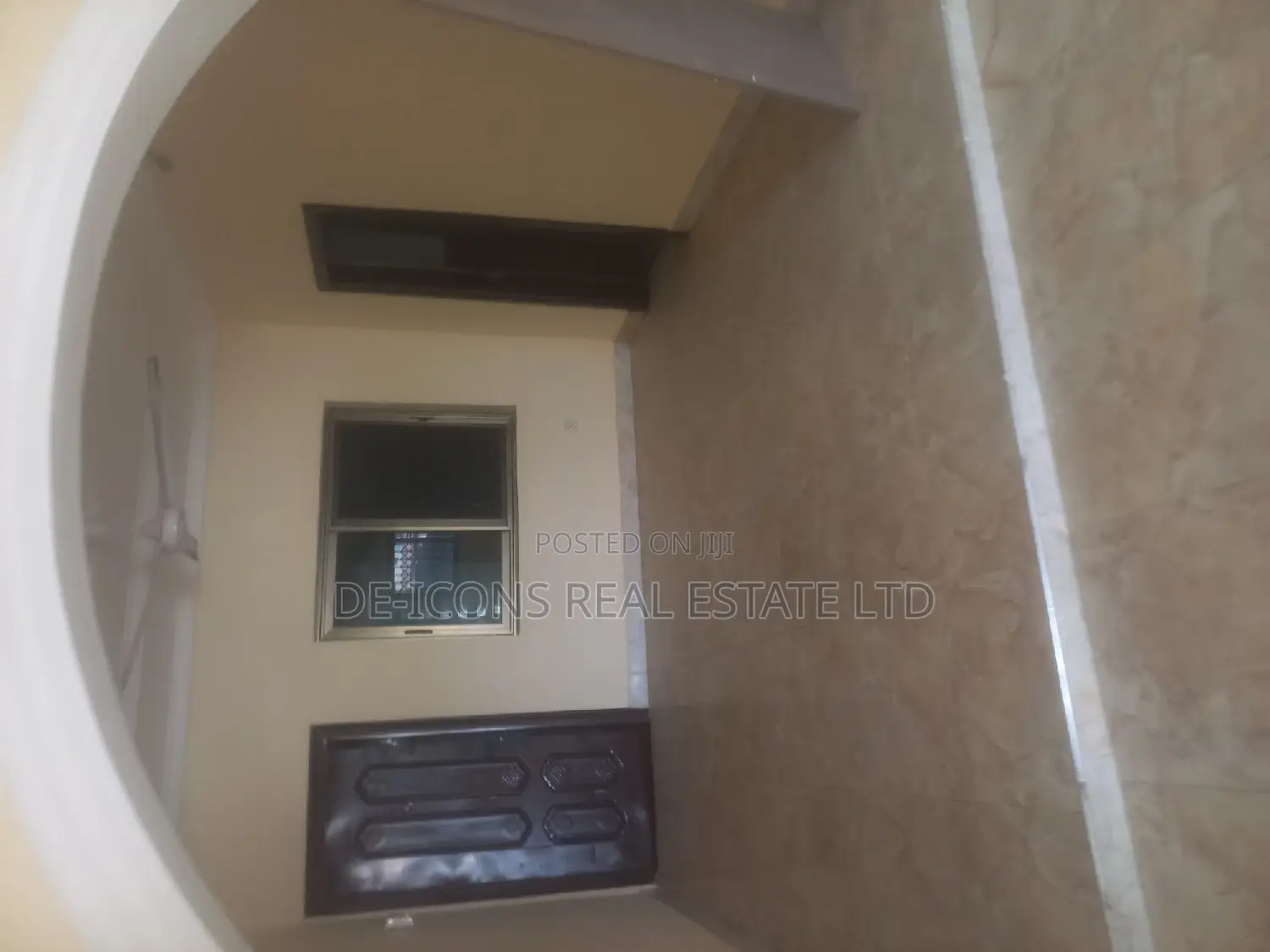 4bdrm Mansion in De-Icons Real Estate, Awutu Senya East Municipal