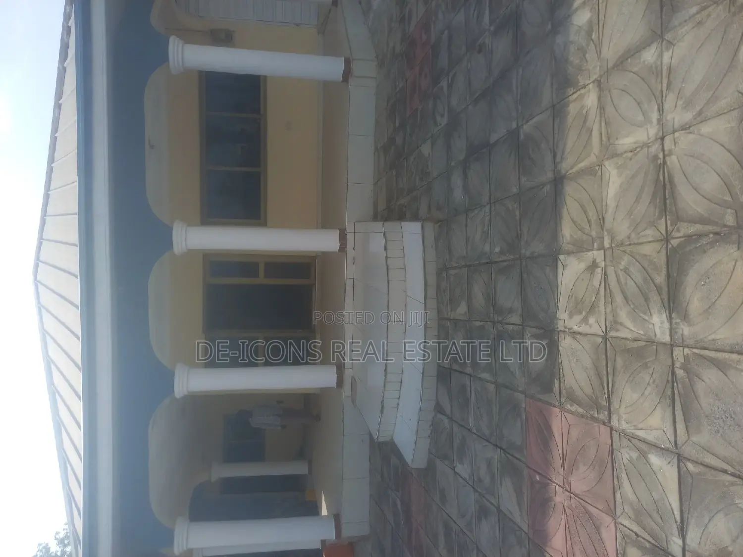 4bdrm Mansion in De-Icons Real Estate, Awutu Senya East Municipal