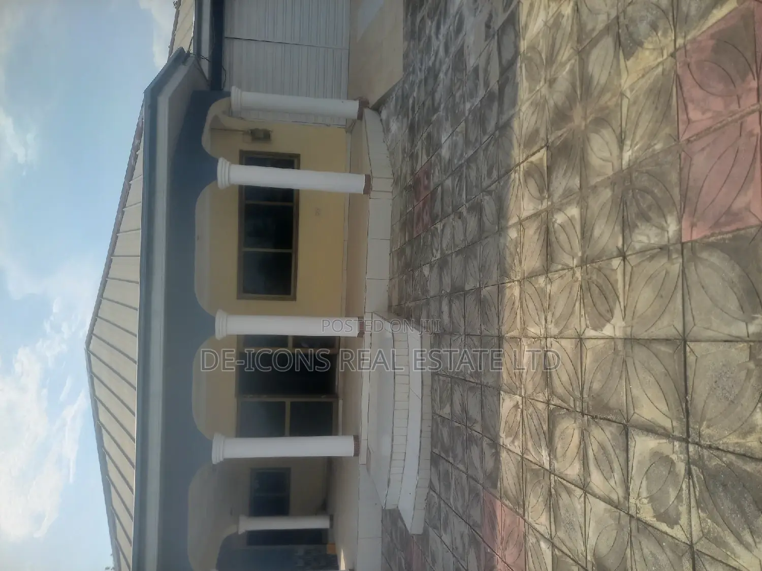 4bdrm Mansion in De-Icons Real Estate, Awutu Senya East Municipal