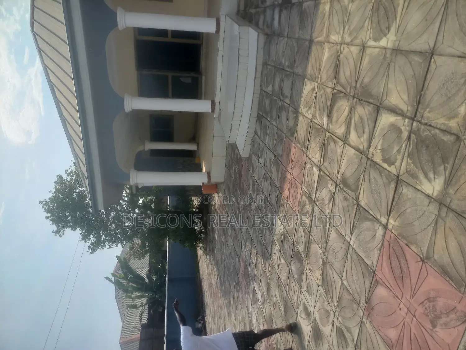 4bdrm Mansion in De-Icons Real Estate, Awutu Senya East Municipal