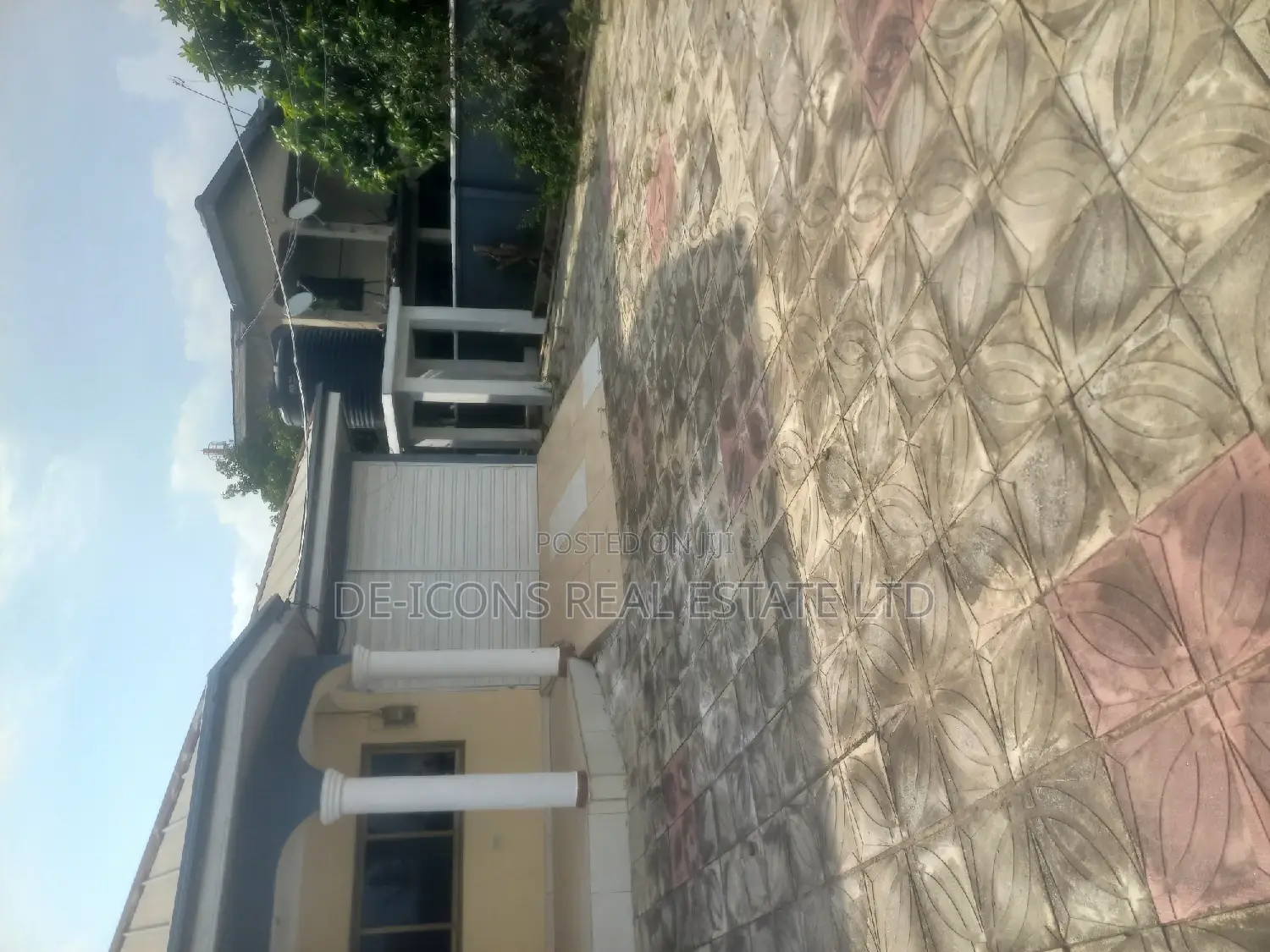 4bdrm Mansion in De-Icons Real Estate, Awutu Senya East Municipal