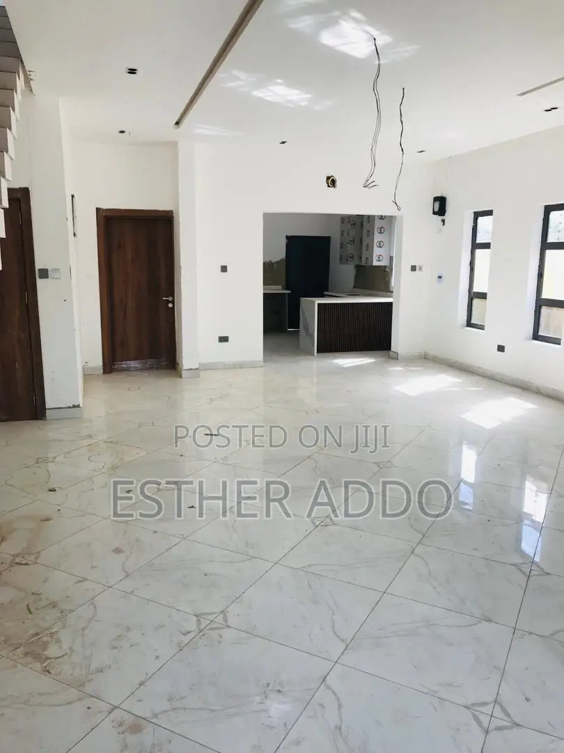 3bdrm Duplex in East Legon for sale