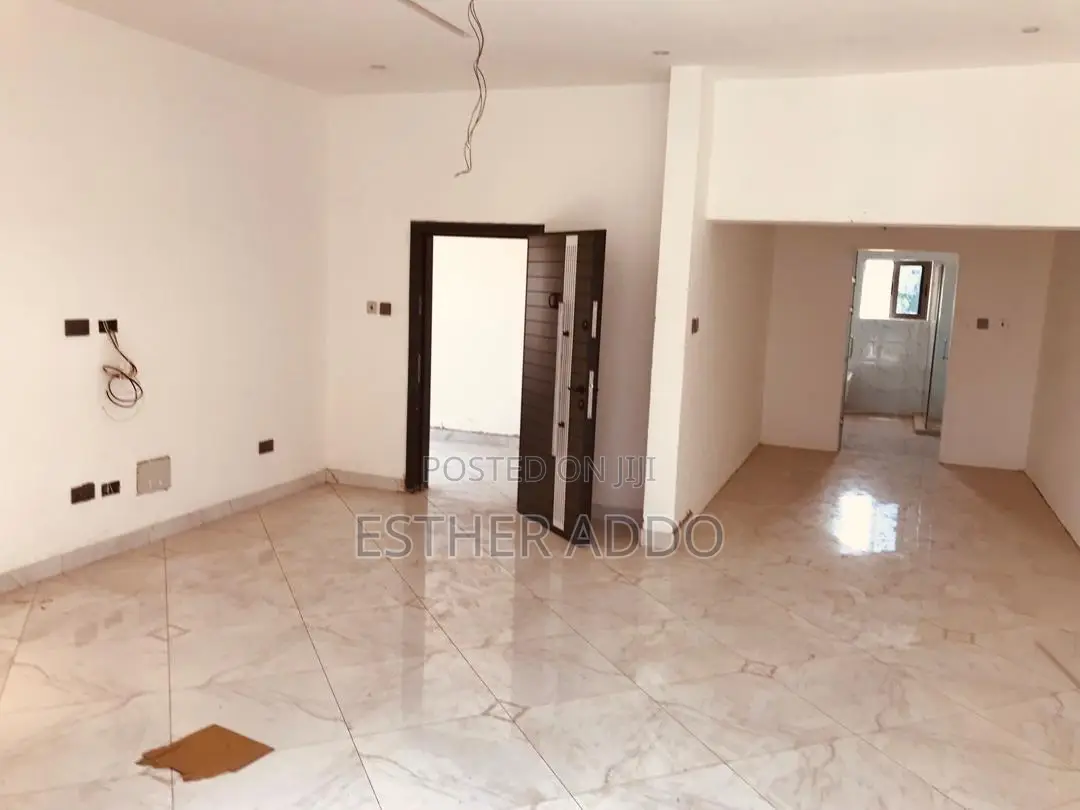 3bdrm Duplex in East Legon for sale