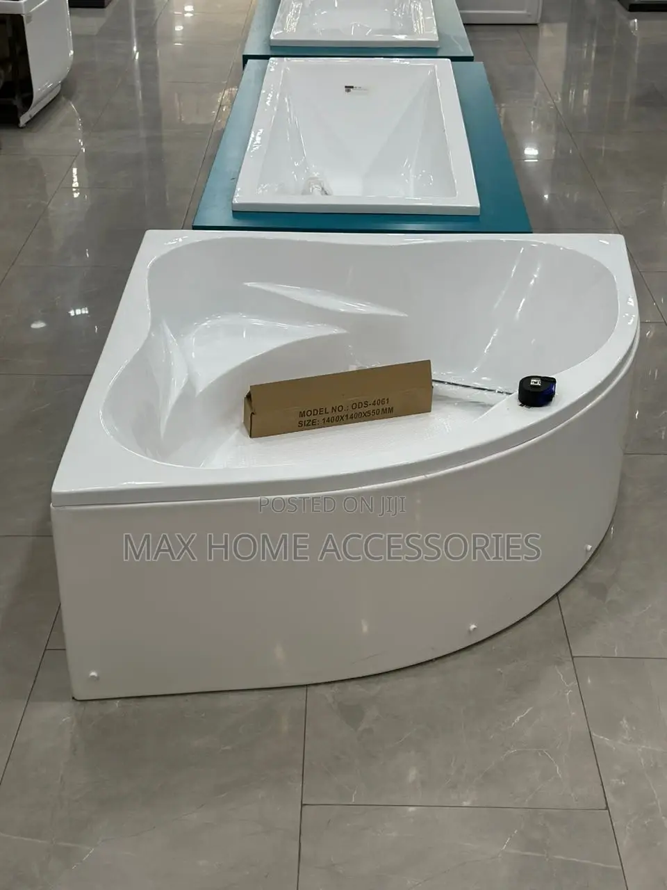 Corner Bath Tub