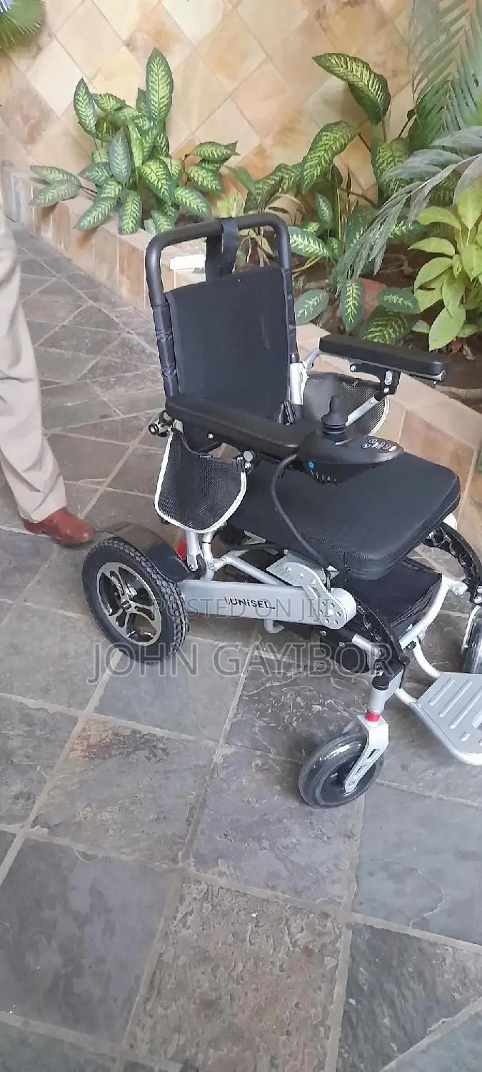 Quality Foldable Electric Wheelchair With Good Battery