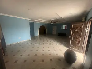 4bdrm House in Bee Decor & Homes, Old Ashomang for rent