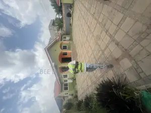 4bdrm House in Bee Decor & Homes, Old Ashomang for rent