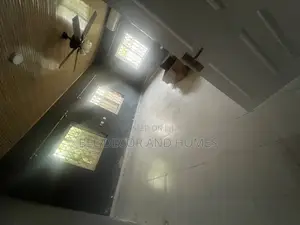 4bdrm House in Bee Decor & Homes, Old Ashomang for rent