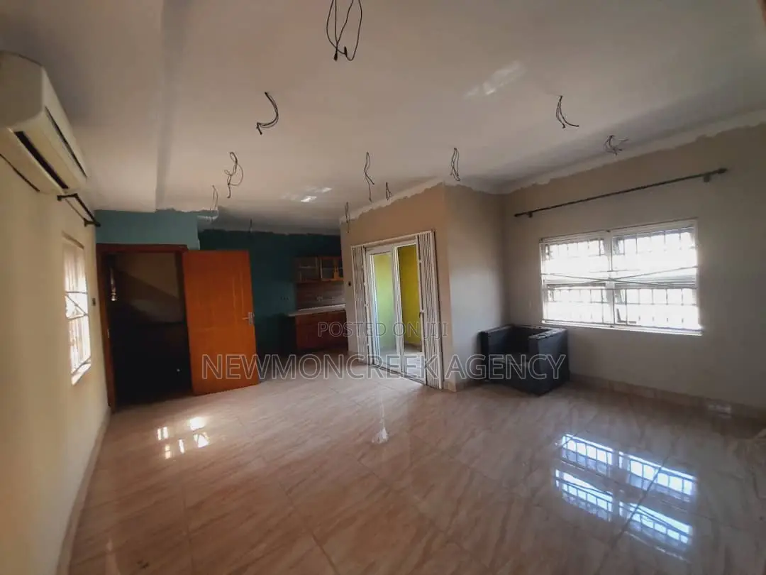14bdrm Duplex in Ashongman Estate, Accra Metropolitan for sale