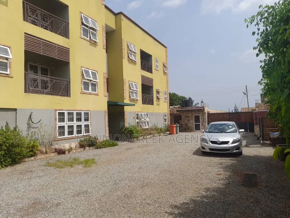 14bdrm Duplex in Ashongman Estate, Accra Metropolitan for sale